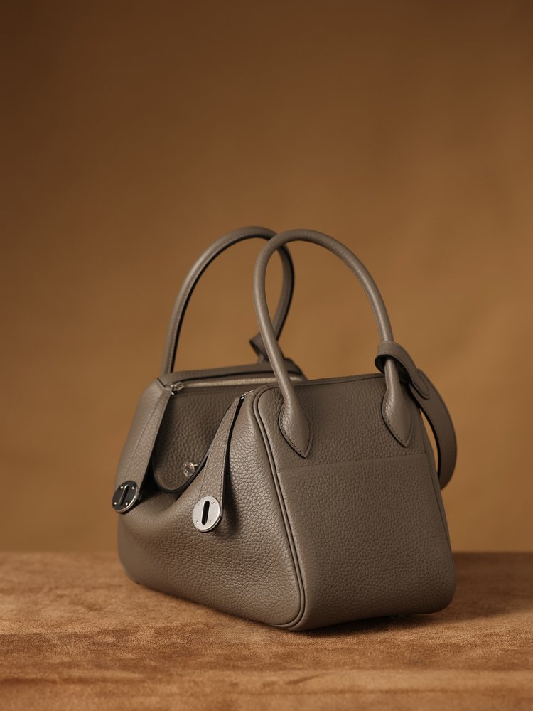 에르메스 Lindy 26cm 회색 은장 001-283431