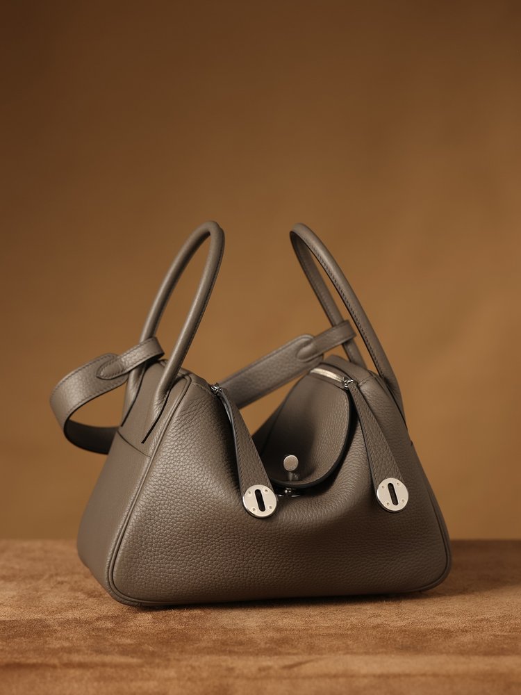 에르메스 Lindy 26cm 회색 은장 001-283431
