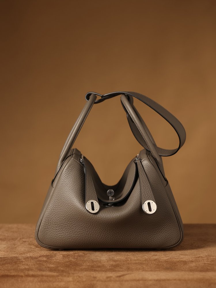에르메스 Lindy 26cm 회색 은장 001-283431