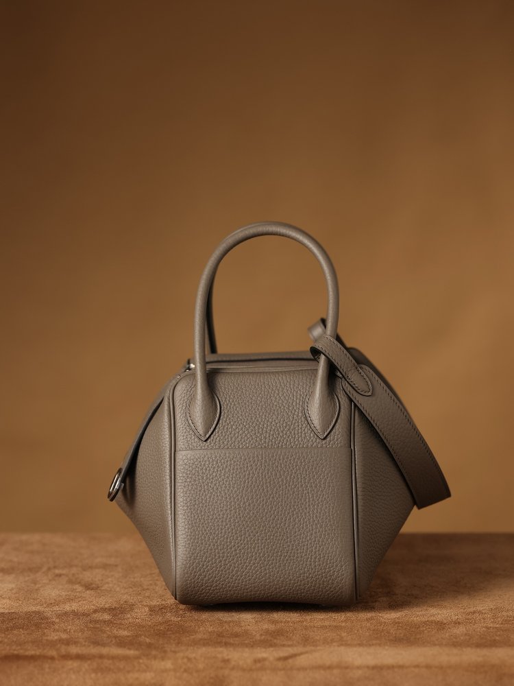 에르메스 Lindy 26cm 회색 은장 001-283431