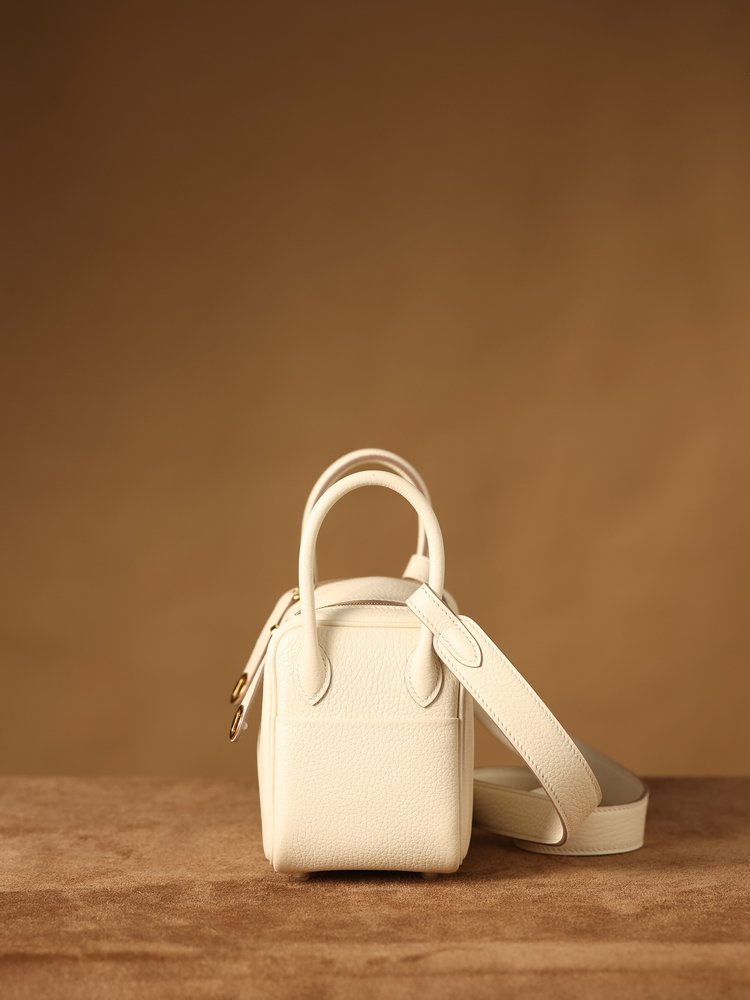 에르메스 Lindy Mini 19cm 크림 화이트 001-283469