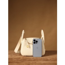 에르메스 Lindy Mini 19cm 크림 화이트 001-283469