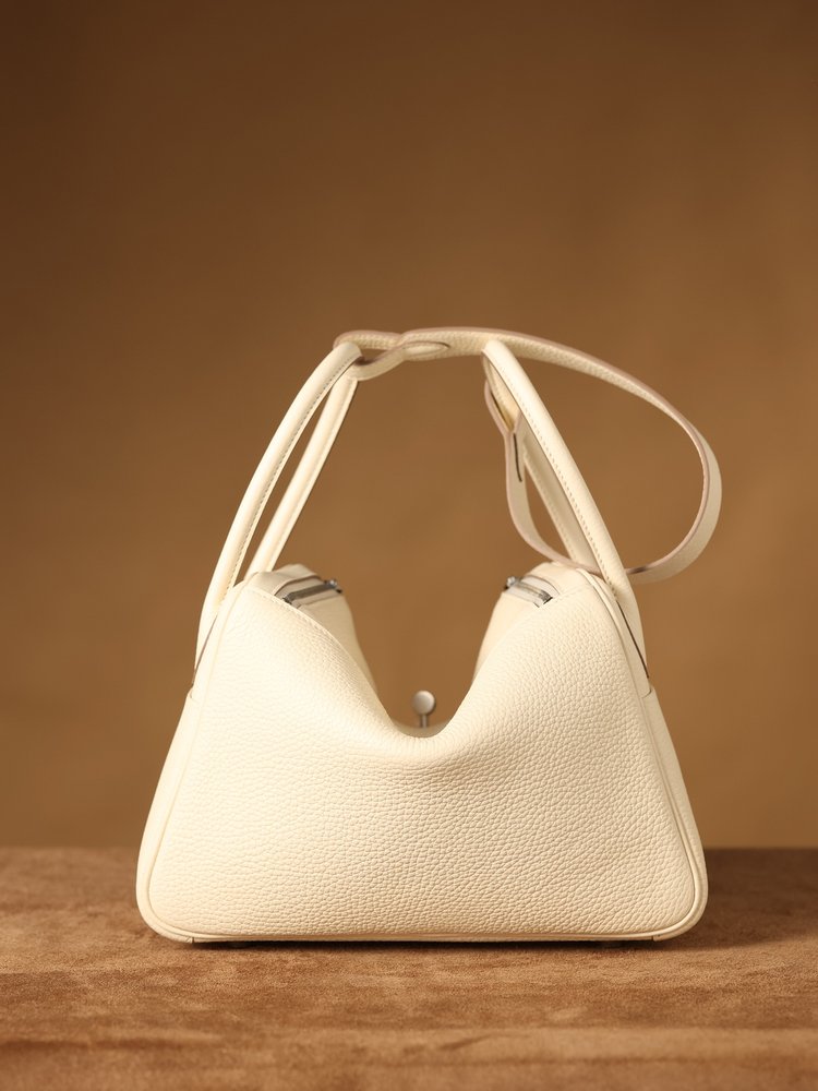 에르메스 린디 26cm 크림 실버 버클 001-283470