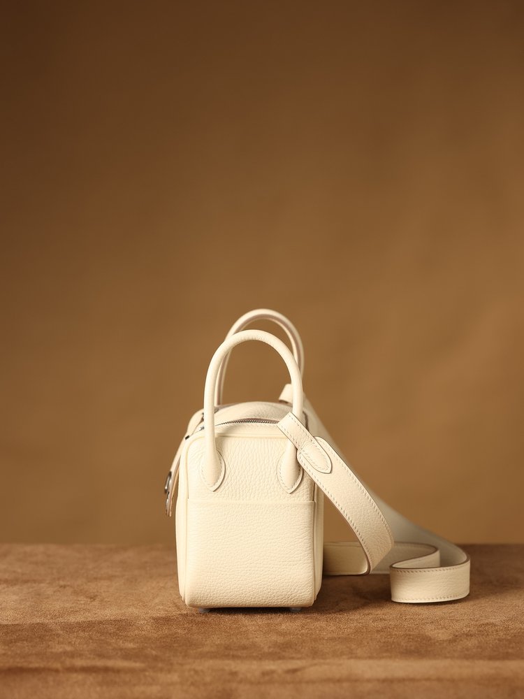 에르메스 Lindy Mini 19cm 화이트 001-283491