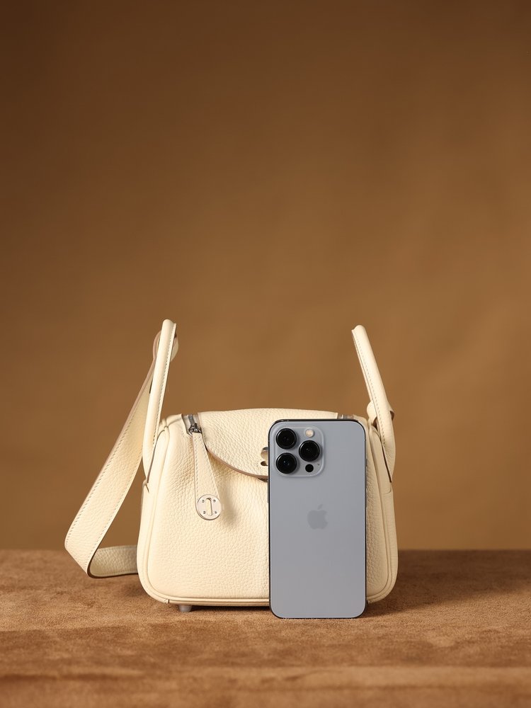 에르메스 Lindy Mini 19cm 화이트 001-283491