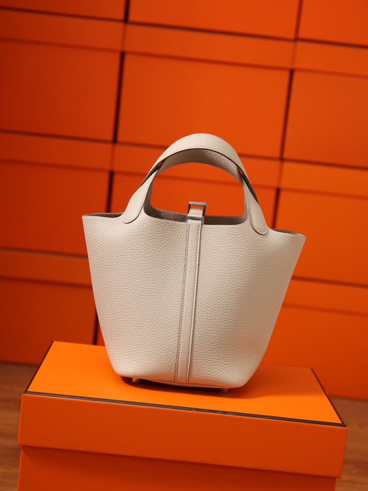 에르메스 피크닉 바스켓 18cm 실버 버클 채널 퀄리티 001-283590
