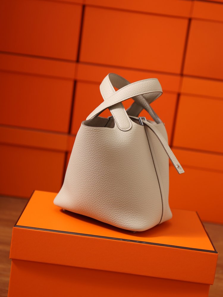 에르메스 피크닉 바스켓 18cm 실버 버클 채널 퀄리티 001-283590