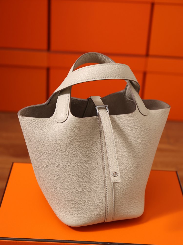에르메스 피크닉 바스켓 18cm 실버 버클 채널 퀄리티 001-283590