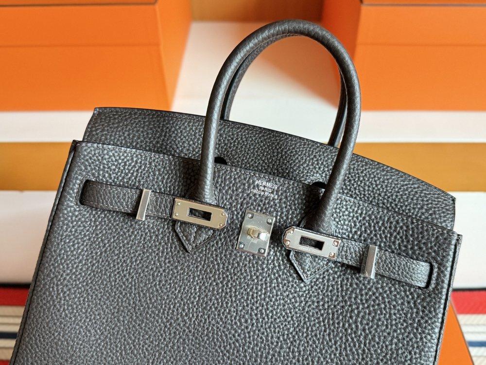 핸드메이드 흑연회색 토고 가죽 은색 버클 가방 25cm 001-283616