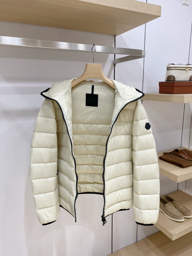 몽클레어 후드 가로 스티치 다운 패딩 점퍼 001-283645