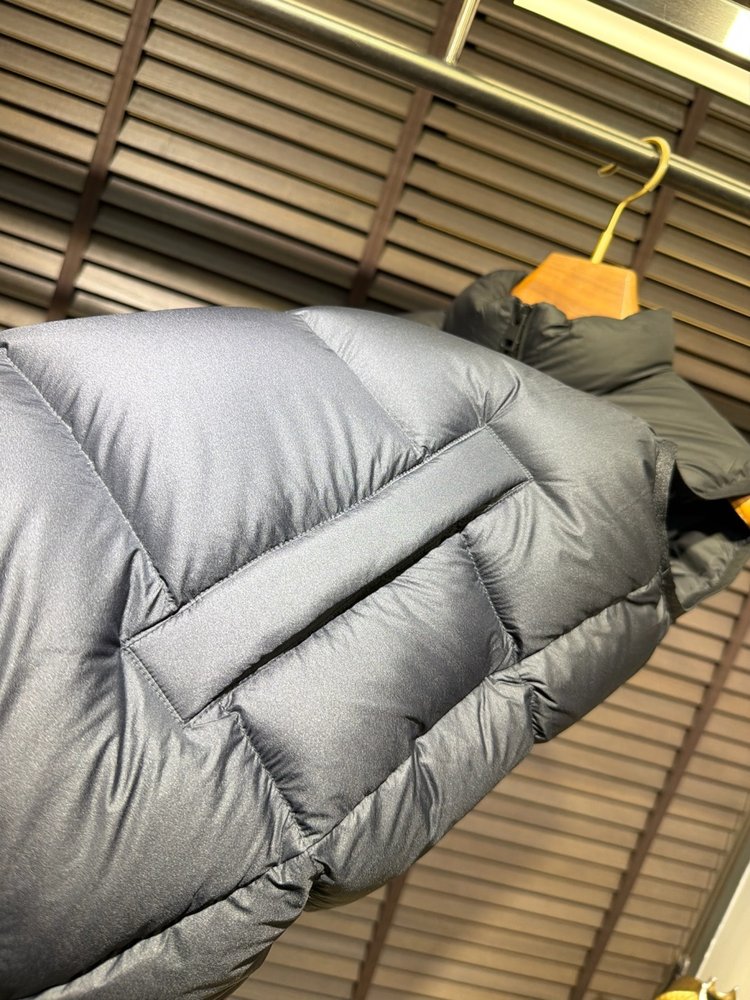 몽콜 FW2026 다운 베스트 001-283685