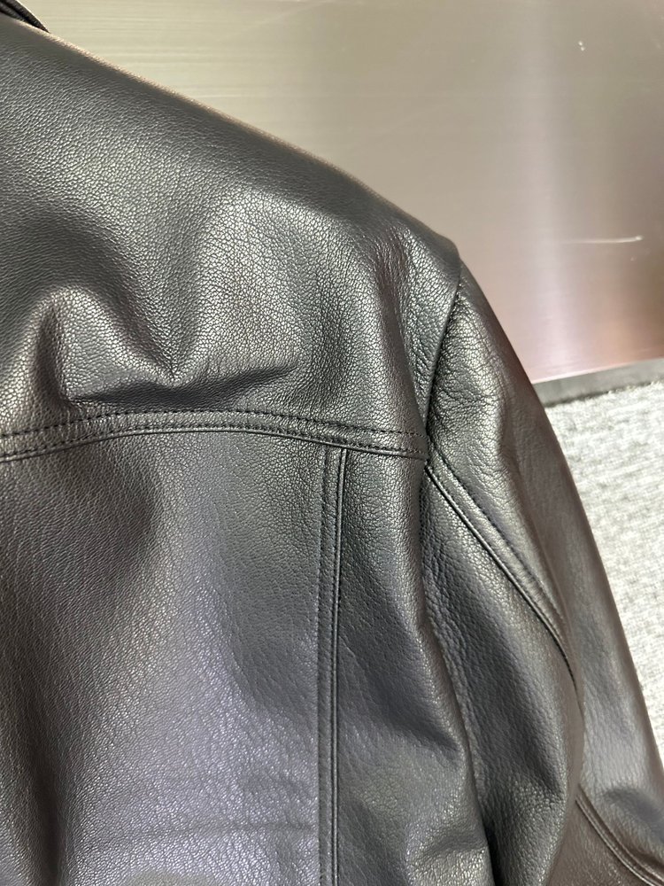 LV 리치그레인 소가죽 플라잉 칼라 파일럿 재킷 001-283759