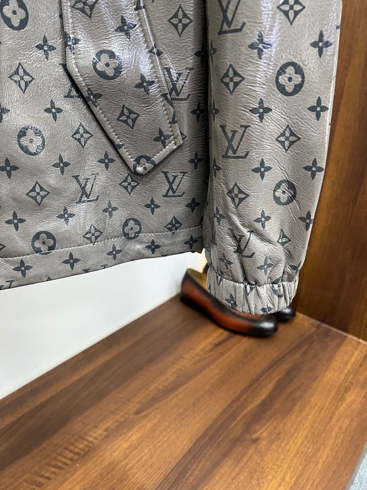 LV 뉴질랜드 그레이 양가죽 올오버 프린트 후드 아우터 001-283761