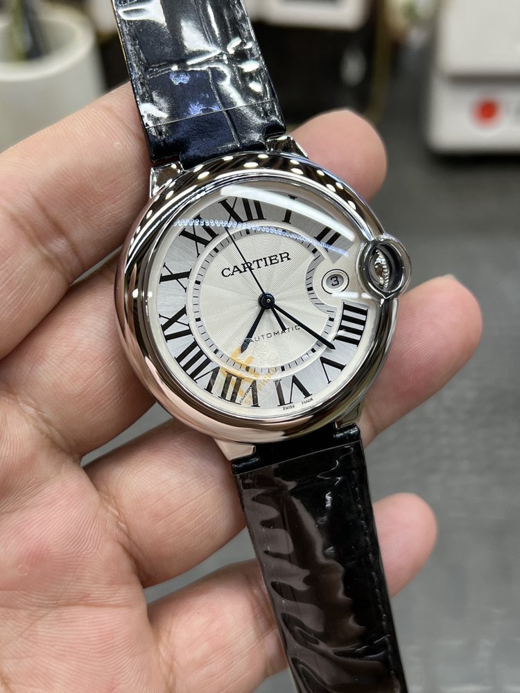 AF 까르띠에 발롱 블루 42mm 가죽 스트랩 화이트 001-284036