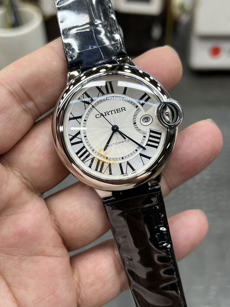 AF 까르띠에 발롱 블루 42mm 가죽 스트랩 화이트 001-284036