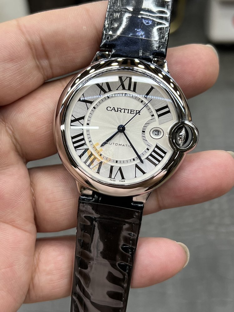 AF 까르띠에 발롱 블루 42mm 가죽 스트랩 화이트 001-284036