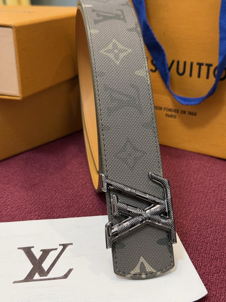 LV 모노그램 리플렉티브 양면 벨트 40mm 001-284199