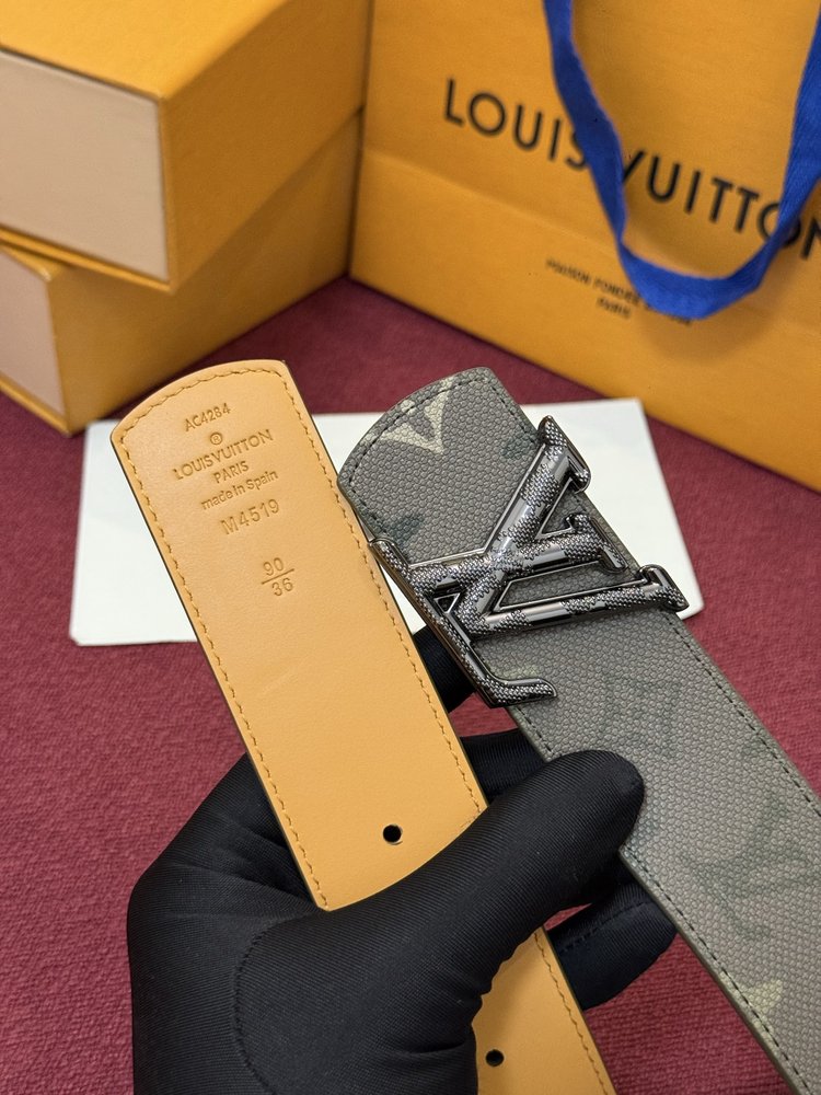 LV 모노그램 리플렉티브 양면 벨트 40mm 001-284199