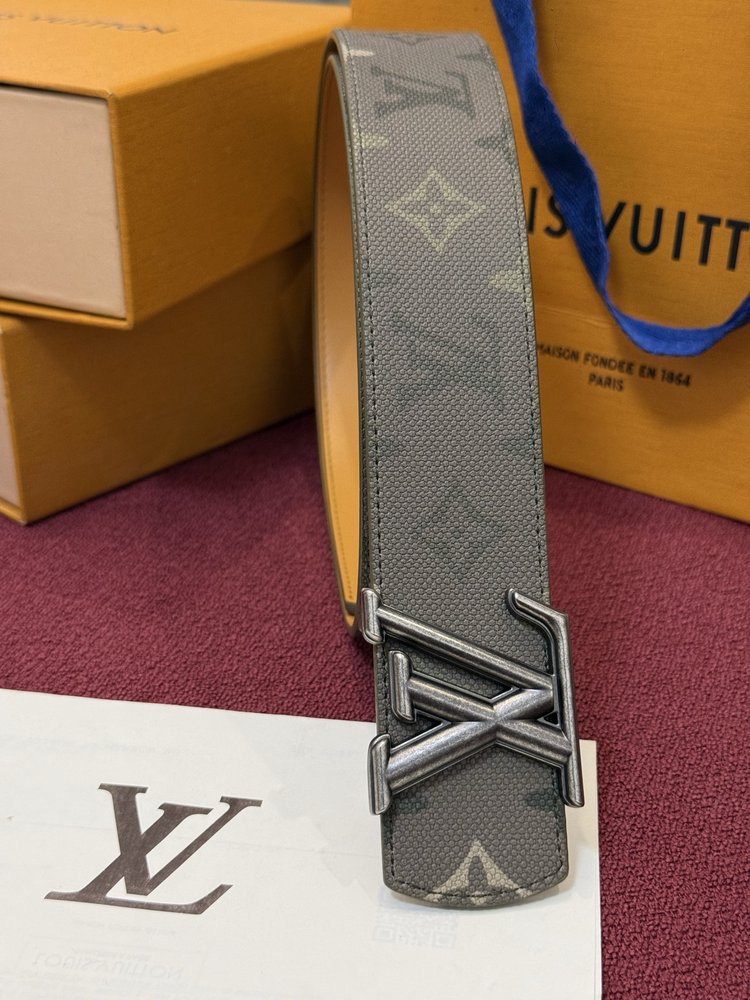 LV 모노그램 리플렉티브 리버시블 벨트 001-284200