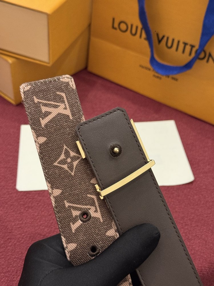 LV 이니셜 모노그램 리플렉티브 40mm 리버서블 벨트 001-284203