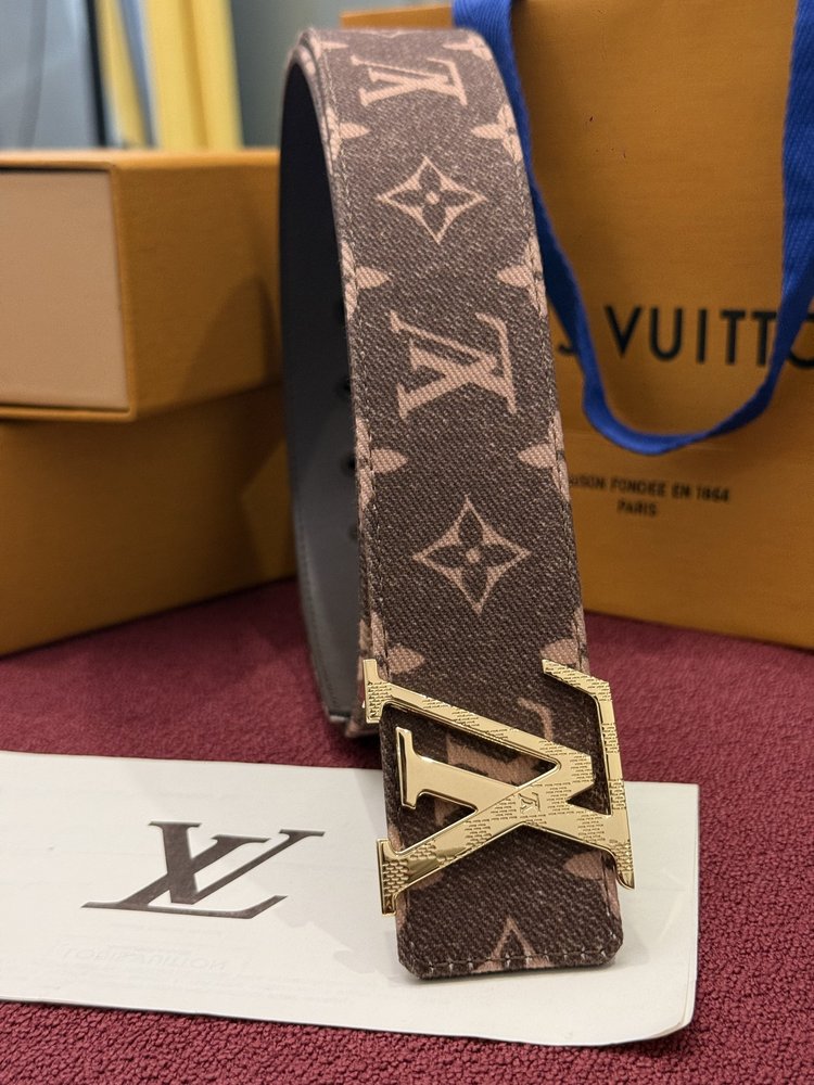 LV 이니셜 모노그램 리플렉티브 40mm 리버서블 벨트 001-284203