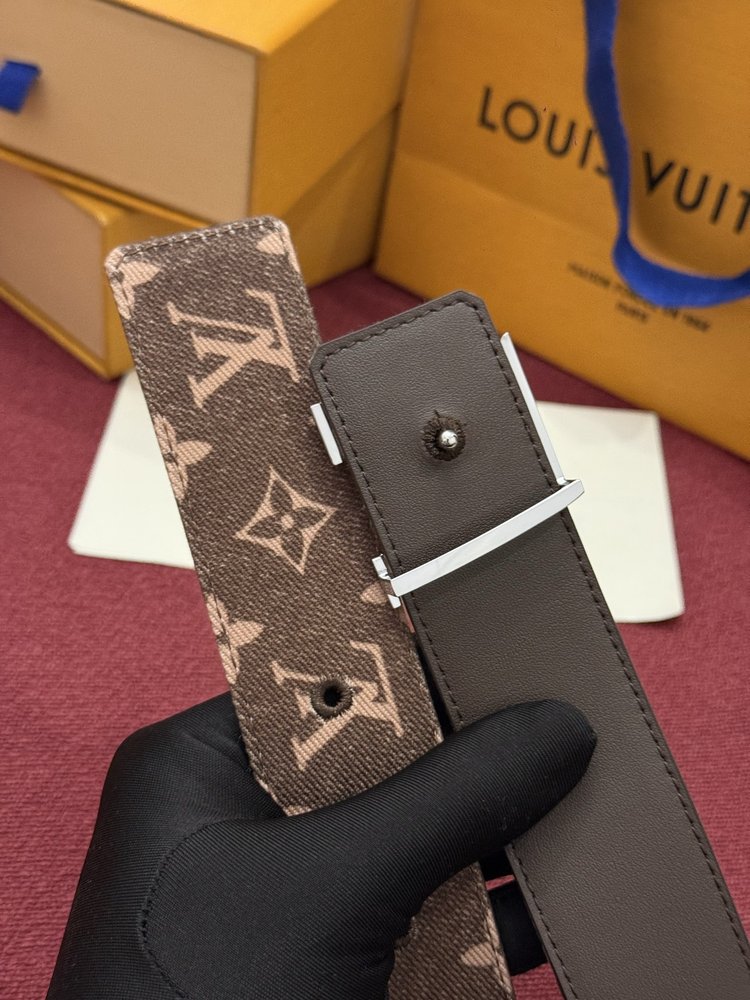 LV 이니셜 모노그램 리플렉티브 40mm 리버시블 벨트 001-284204