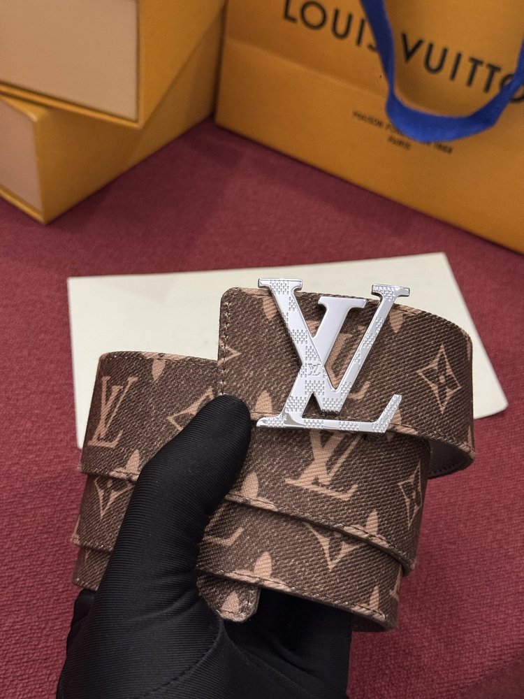 LV 이니셜 모노그램 리플렉티브 40mm 리버시블 벨트 001-284204