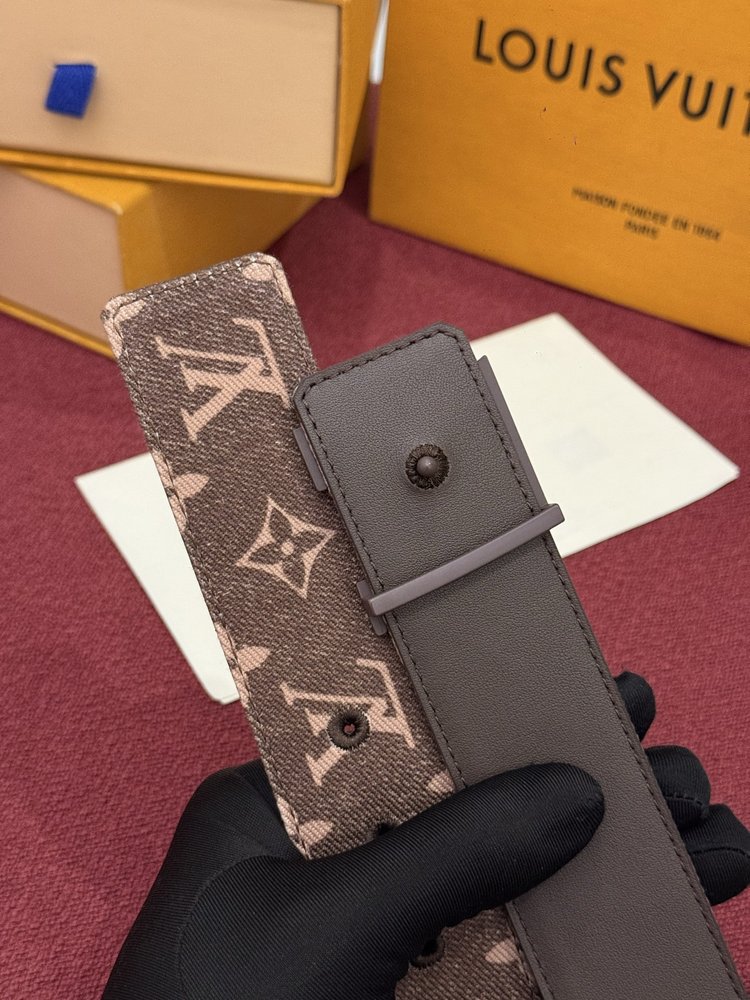 LV 이니셜 모노그램 데님 벨트 001-284211