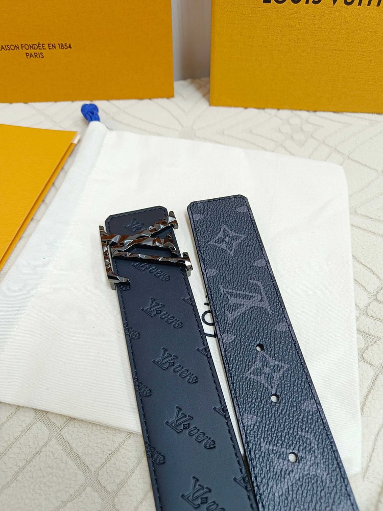 루이비통 엠보스 가죽 양면 벨트 38mm 001-284247