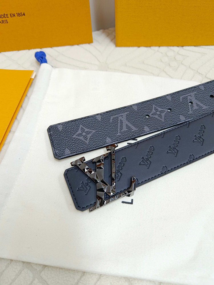 루이비통 엠보스 가죽 양면 벨트 38mm 001-284247