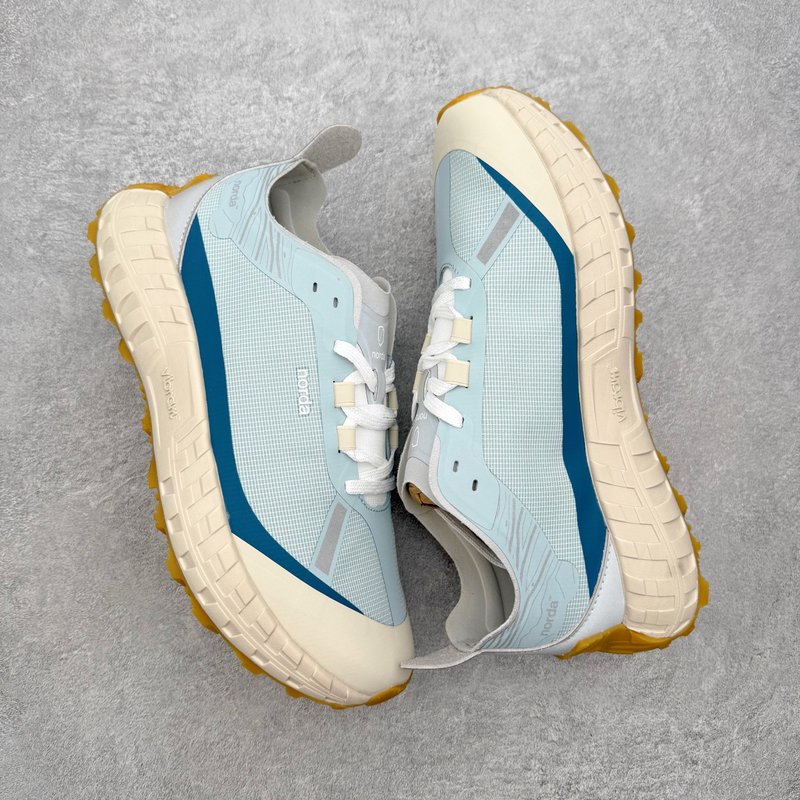 퓨어 오리지널 NORDA G+ 경량 미끄럼 방지 로우탑 001-284467