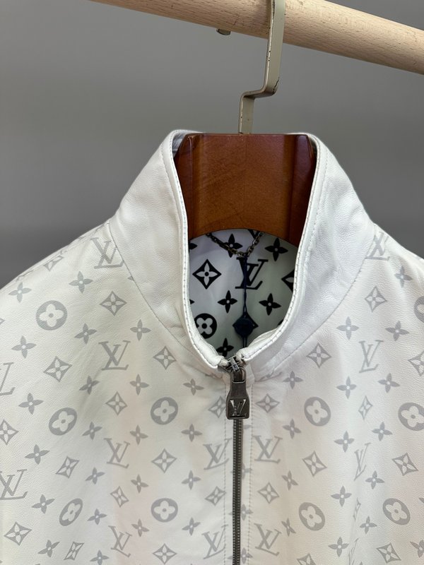 LV 화이트 그레이 모노그램 양피 재킷 001-284562