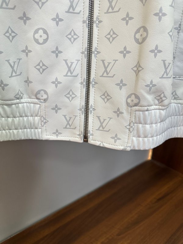 LV 화이트 그레이 모노그램 양피 재킷 001-284562