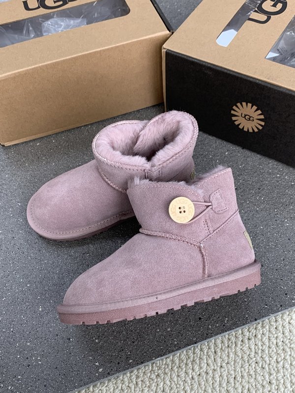 UGG 클래식 나무단추 아동 스노우부츠 001-284622
