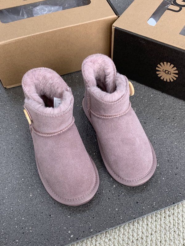 UGG 클래식 나무단추 아동 스노우부츠 001-284622