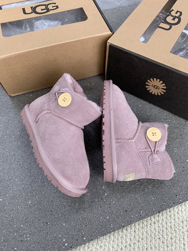 UGG 클래식 나무단추 아동 스노우부츠 001-284622
