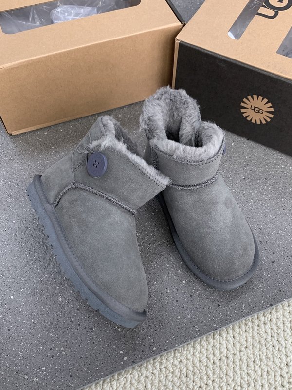 UGG 클래식 우드버튼 아동 방한부츠 001-284624