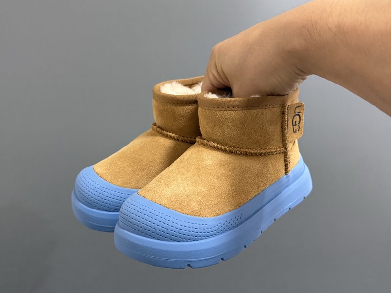 UGG 타즈만 미드 솔 아동 스노우 부츠 001-284654