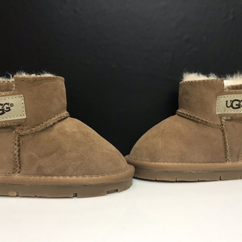 UGG 유아용 매직테이프 스노우부츠 001-284681