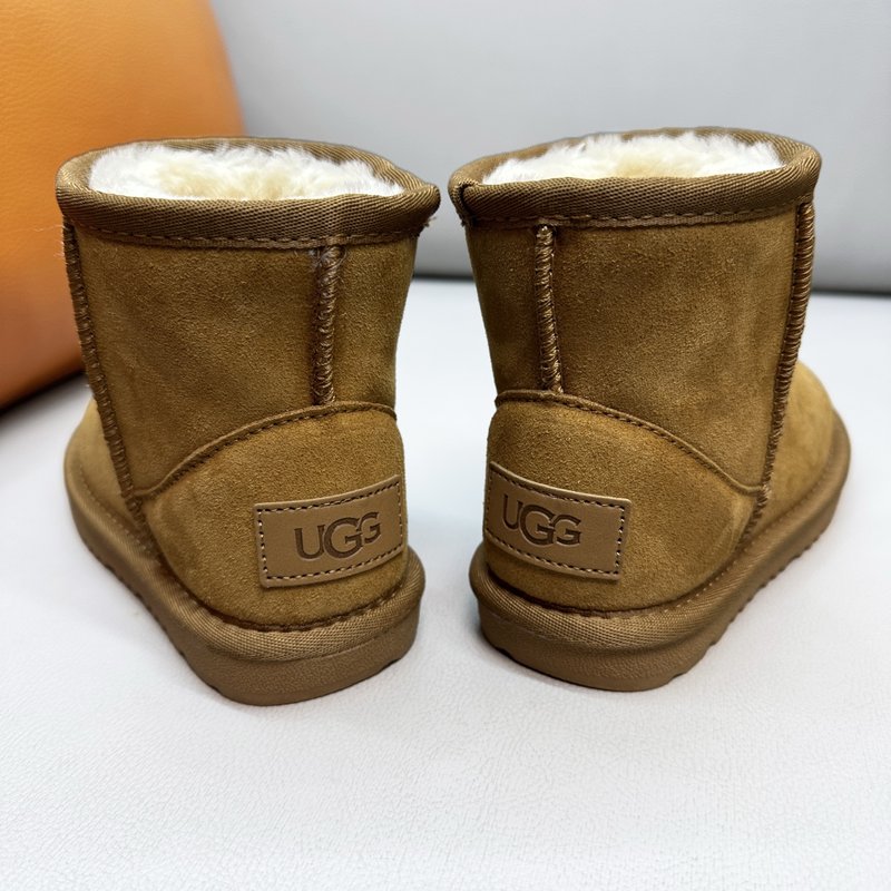 UGG 로우탑 스노우 부츠 키즈 001-284714
