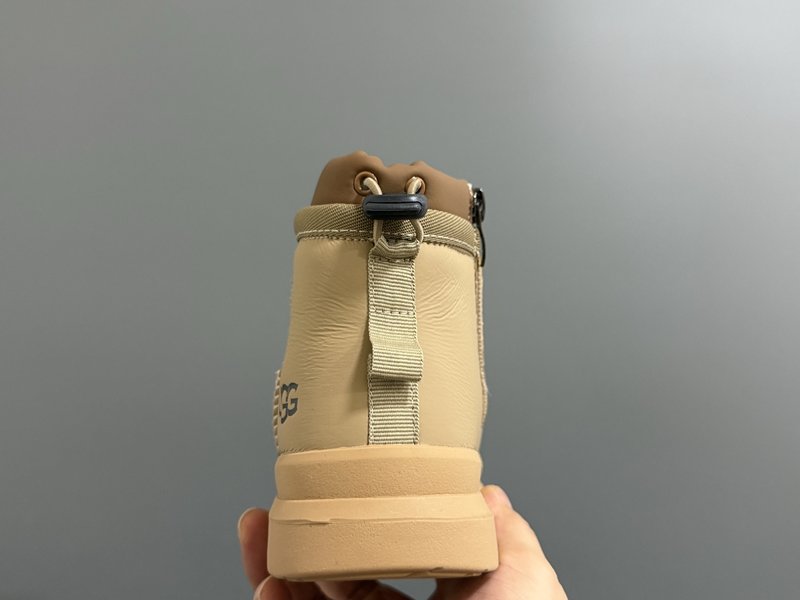 UGG 아동 지퍼 하이탑 스노우부츠 001-284716