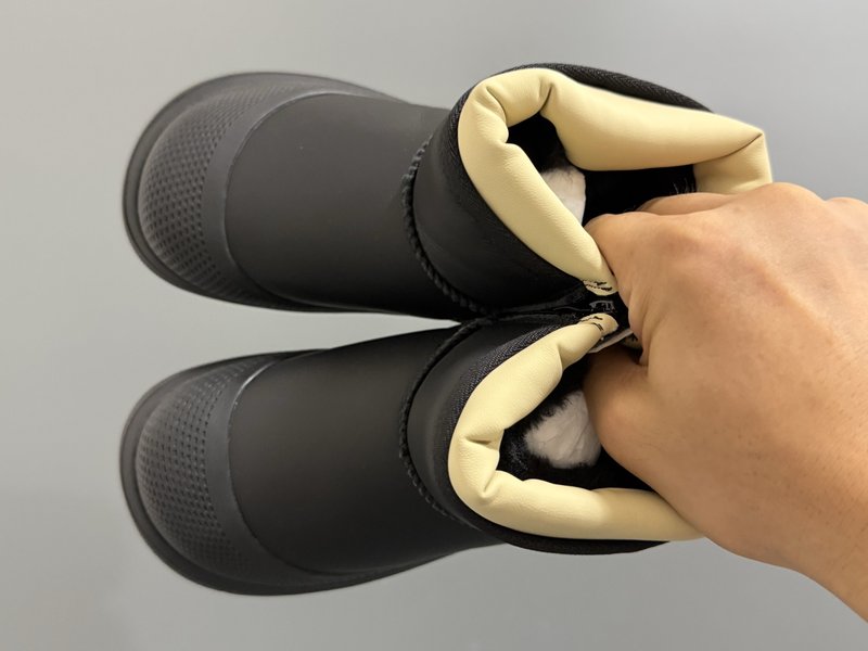 UGG 왕이보 키즈 스노우부츠 001-284717