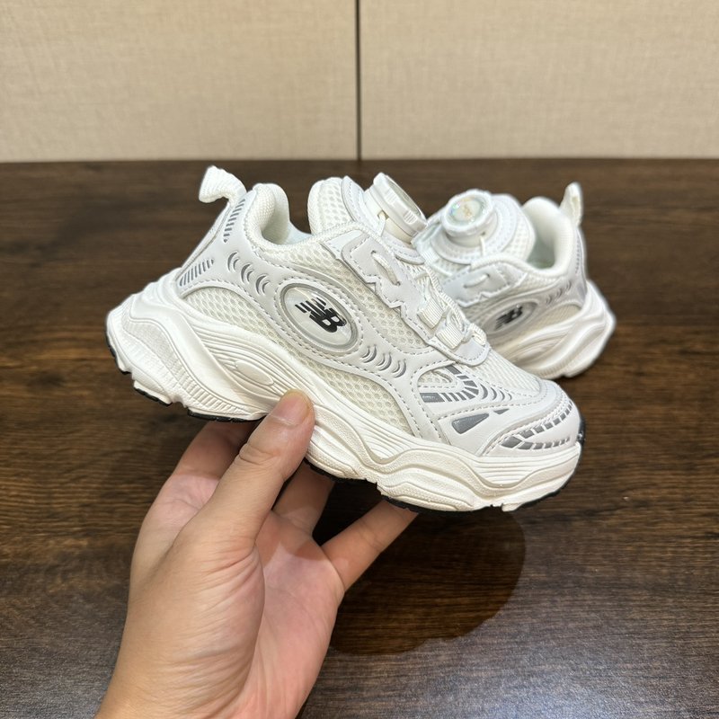 뉴발란스 키즈 메쉬 로테이션 버클 운동화 001-284886