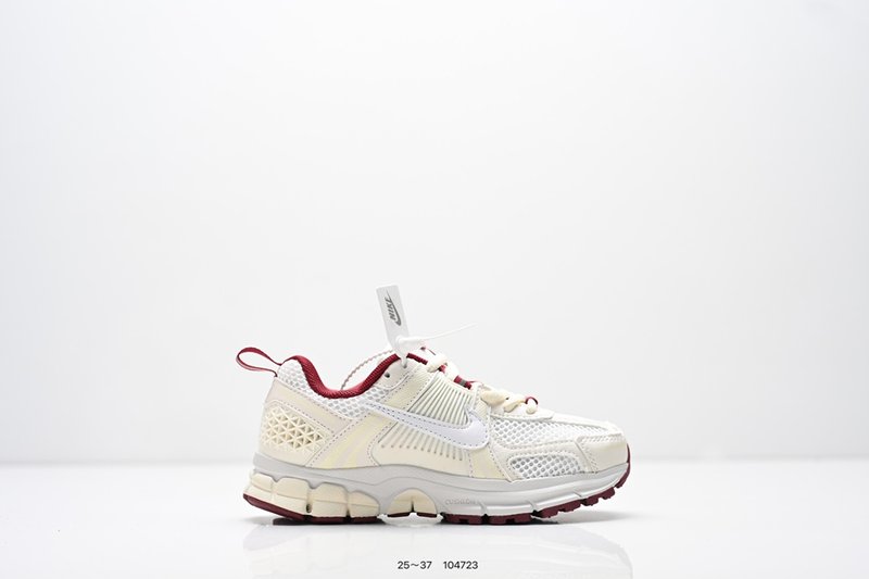 나이키 Zoom Vomero 5 5세대 아동 러닝화 001-285151