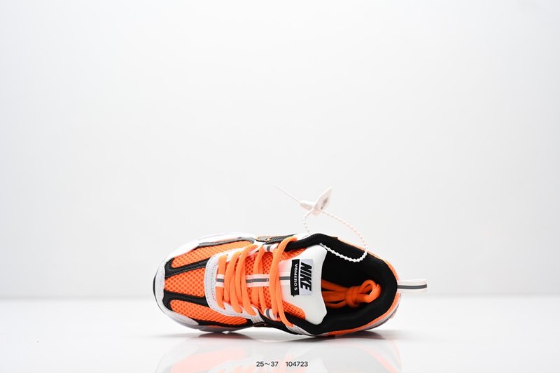나이키 Zoom Vomero 5 키즈 마라톤 러닝화 001-285152