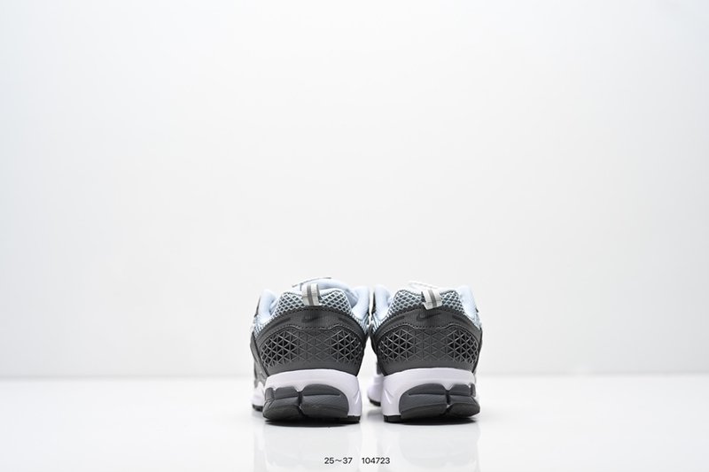 나이키 Zoom Vomero 5 레트로 러닝화 키즈 001-285160