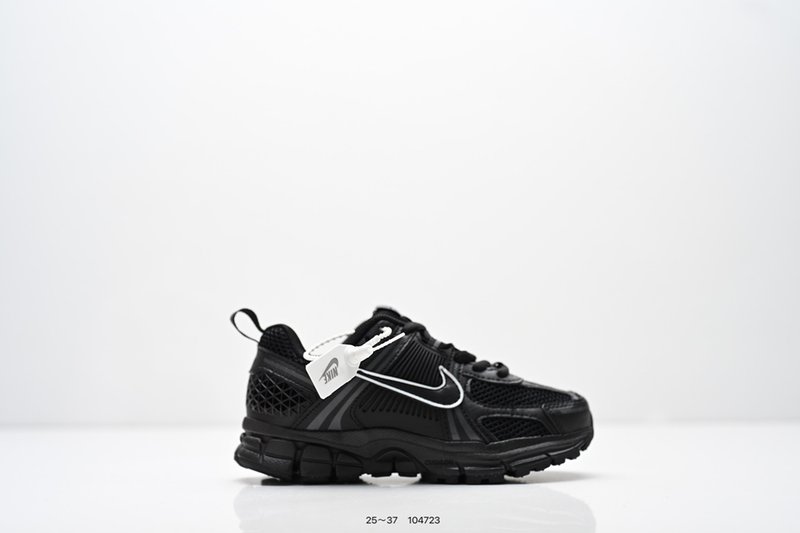 나이키 Zoom Vomero 5 키즈 런닝화 001-285161