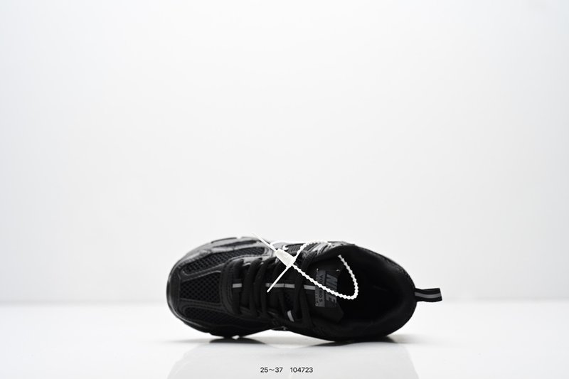 나이키 Zoom Vomero 5 키즈 런닝화 001-285161