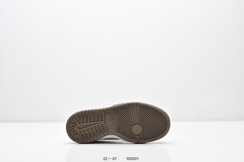 나이키 덩크 로우 PRM 로우탑 스니커즈 001-285185