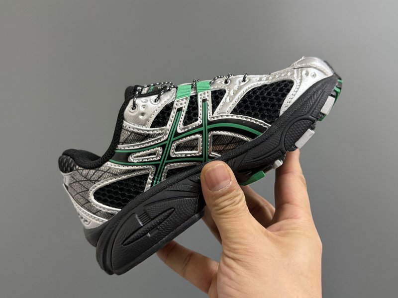 아식스 Gel-NIMBUS 아동 운동화 001-285280